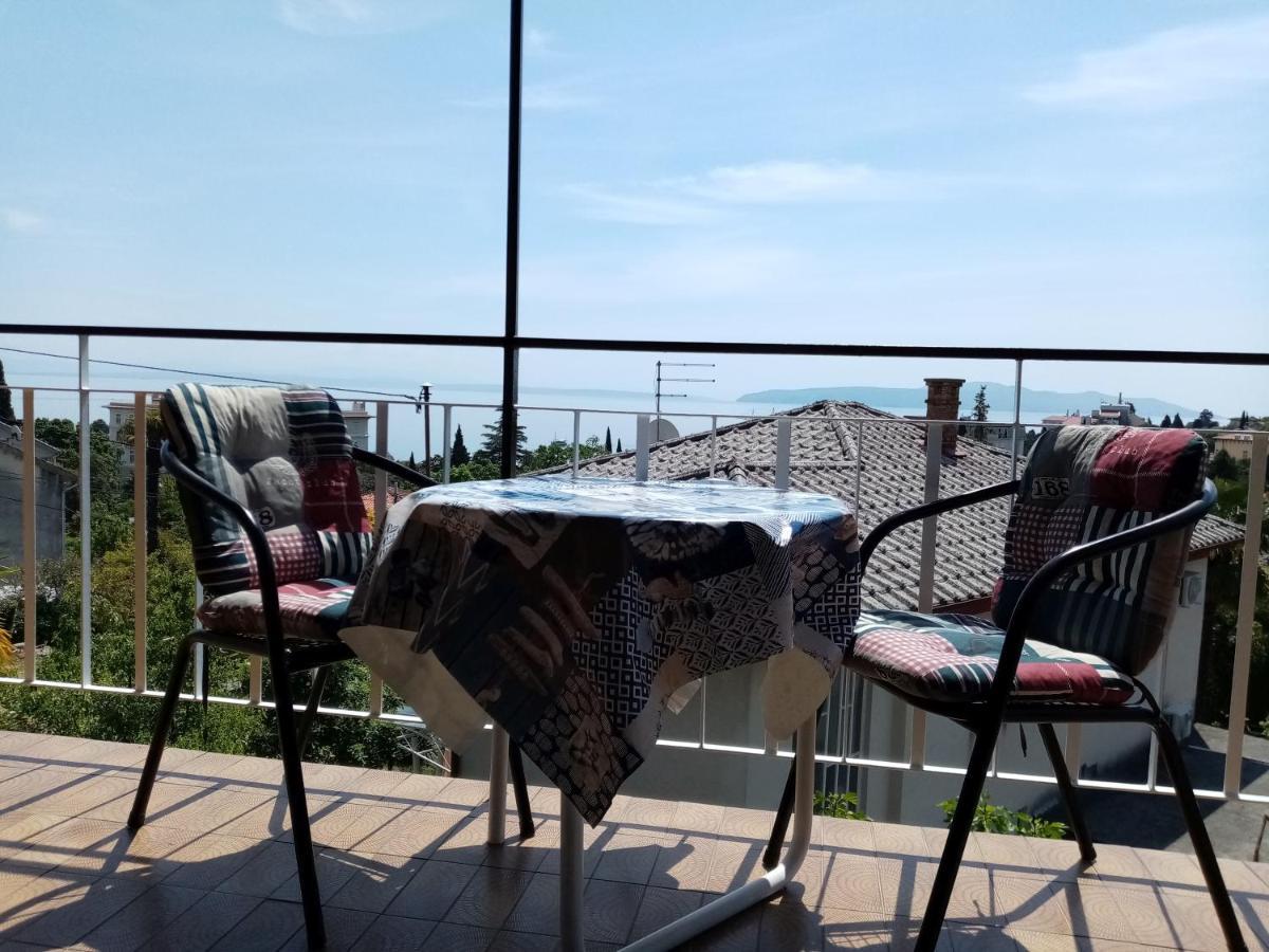 Apartman Violeta Lovran Exteriör bild